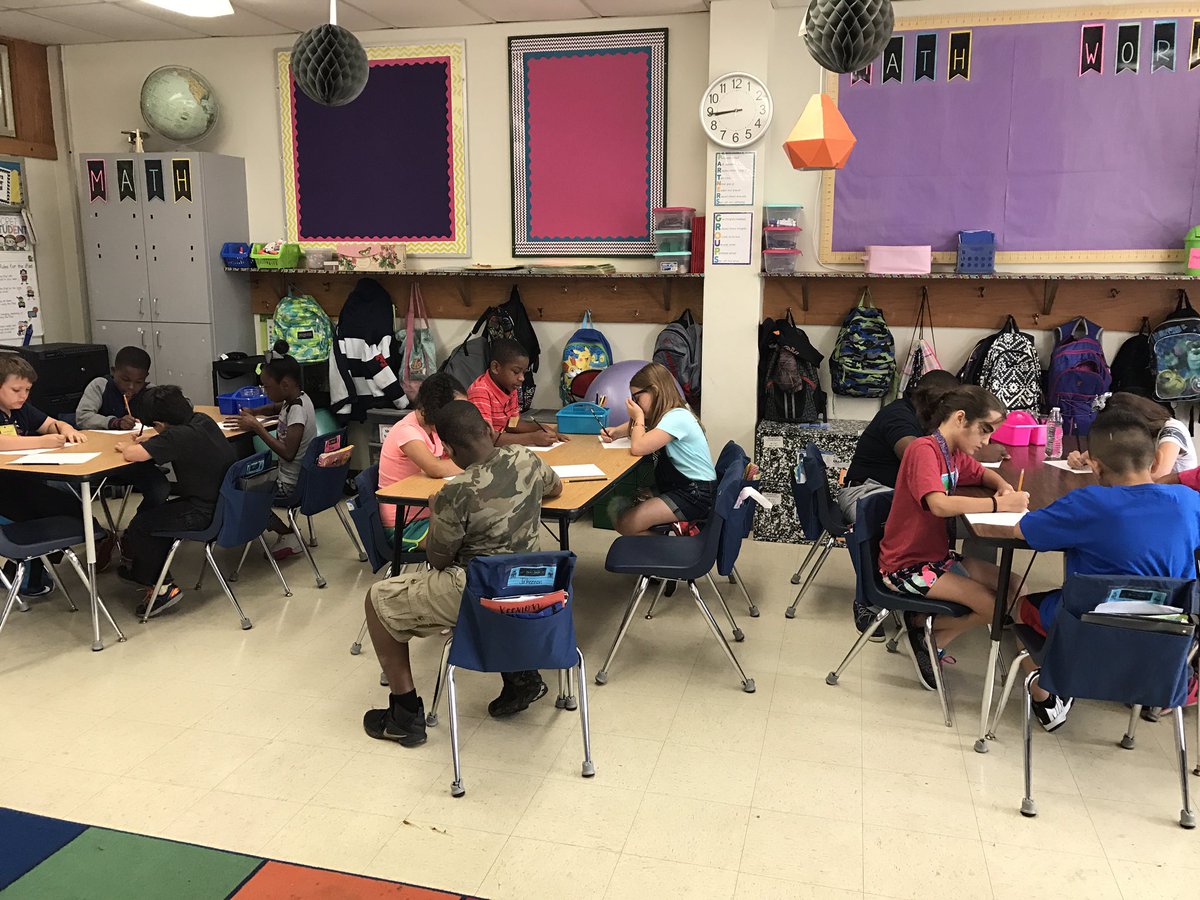emlygldn's tweet photo. How many multiplication facts can we write before the spinner stops?? #ruthes https://t.co/dPD9Vy04Kc