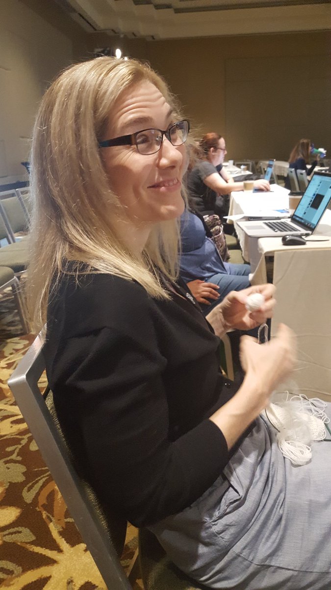 jdshindler's tweet image. Expert multitasking! #CProWeek #knitting @documentgeek ❤