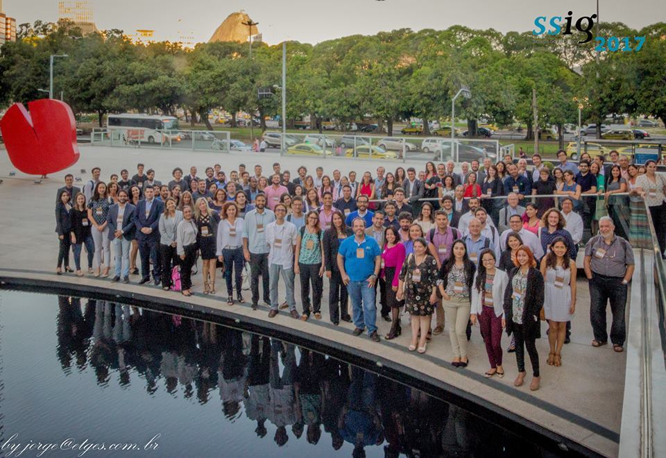 SebaThuer's tweet photo. Gobernanza: ¿Quién controla Internet? https://t.co/zRhYJQNThg cc @adriancarballo @lacigf @LACTLD @lacnic @SSIGLAC #ssig2017 https://t.co/9gb4dLeH7U