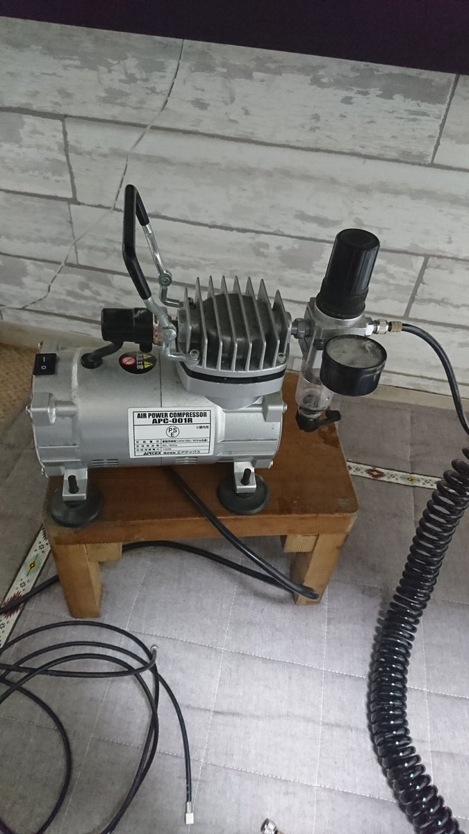 みのん エアテックスのコンプレッサーのapc001rが故障しました エア圧が上がらなくて困ってます 原因または治し方がわかる人いますか ガンプラ コンプレッサー故障 エアテックス みのん エアテックスのコンプレッサーのapc001rが故障しました エア圧が上がらなくて困ってます 原因または治し方がわかる人いますか ガンプラ コンプレッサー故障 エアテックス