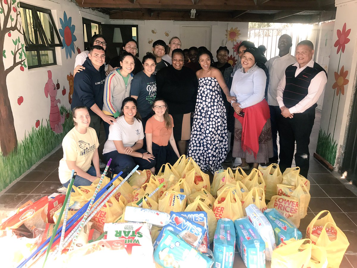NomzamoMbatha's tweet image. 💛My heart is FULL. 

Just dropped off groceries at Baphumelele in partnership with @Shoprite_SA as part of the #YellowPacketChallenge 💛