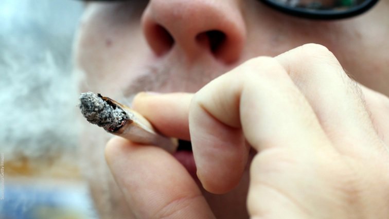 Volunteers needed to get paid to smoke #marijuana for new study bit.ly/2qH3w6S https://t.co/kqnMopBgsa