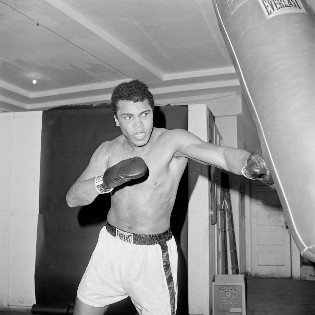 “What keeps me going is goals." #MuhammadAli #MondayMotivation