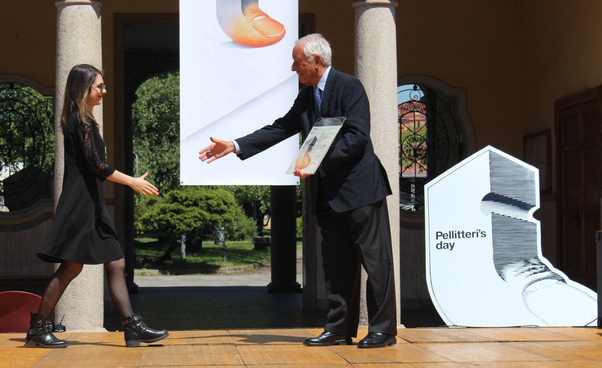 IstitutoART's tweet photo. XXV Pellitteri's Day
Alessia Ercolino (5ITI) ed Elena Gobbo (4IFP) premiate con il Pollicione d'Oro 2017!
#IstitutoART https://t.co/QY7xyStcHa