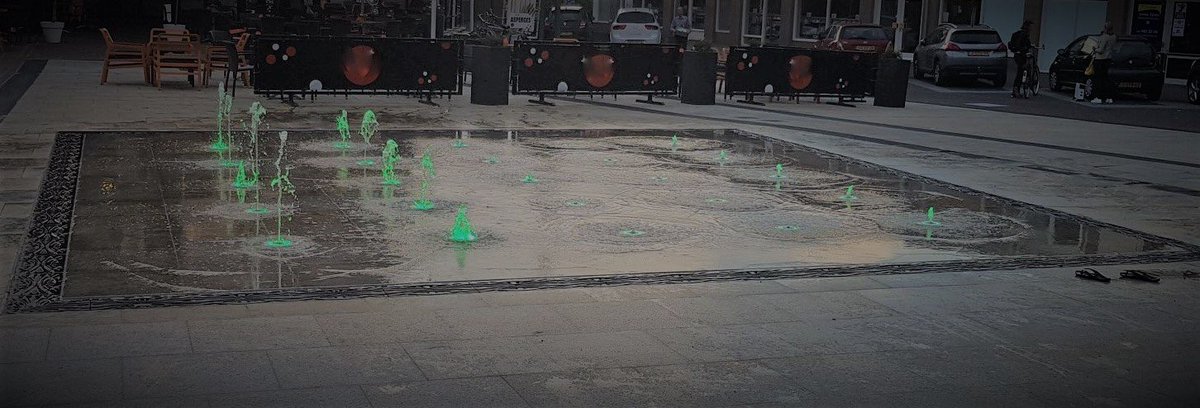 lijnafwatering's tweet photo. Project #HAURATON #FASERFIX #KS lijnafwatering / roostergoten met #METROPOLIS roosters #waterplein #Holten. Prachtig werk van #Netters. https://t.co/6XudX42sNZ