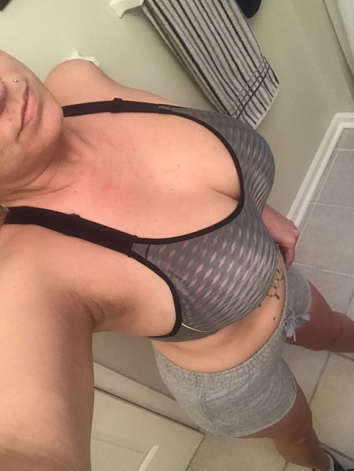Good morning twitter peeps!!! Off to the gym!!! #MondayMorning #MotivationalMonday #sweatitoff https://t<a href="/tag/mondaymorning"class="tags"><span>#mondaymorning</span></a><a href="/tag/motivationalmonday"class="tags"><span>#motivationalmonday</span></a><a href="/tag/sweatitof"class="tags"><span>#sweatitof</span></a>