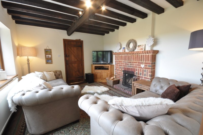 #property #Dorset Delightful cottage in Sutton Poyntz with stunning views towards Weymouth Bay. Call 01305 251154 for further details.