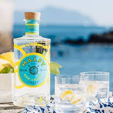 SWofConnaughtSt's tweet image. Need not to be by the sea to enjoy the @MalfyGin ☀️
Stop @SWofConnaughtSt have a sip &amp;amp; come home with #ginandtonic #negroni #ice &amp;amp; plenty 🍋🍋