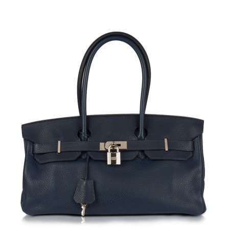 Es ist eine stilvolle Wendung auf dem zeitlosen "Quadrat" "Birkin", mit einem stilvollen.
Jetzt einkaufen aaroneu.com
#Aaroneu