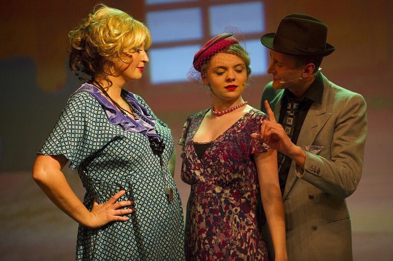 AnnieMusical_AG's tweet photo. OPENING NIGHT! @AltrinchamG 

Tickets are moving very quickly so don't delay!! Best seats available on early week performances! #BookNow https://t.co/i1PPNAbxeC
