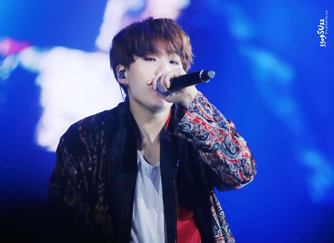 3309su22's tweet photo. #SUGA #방탄소년단 #슈가 #민윤기
🎆🎆 https://t.co/T0Z99N7uxc