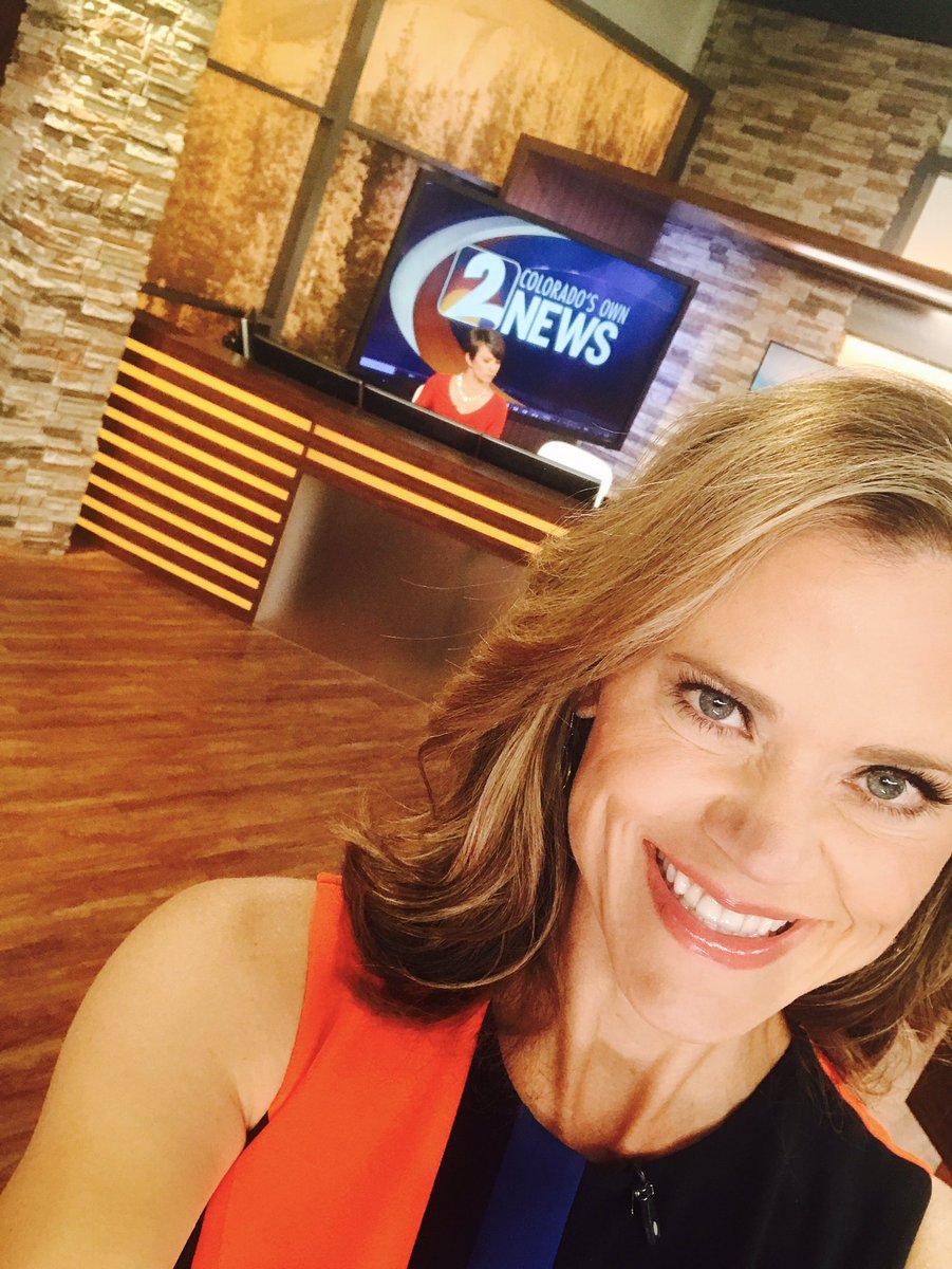 NatalieTysdal's tweet image. Rehearsing early this morning. New set debuts today!! @channel2kwgn @SamBoik @erniebjorkmantv @chris_tomer @chrisparente