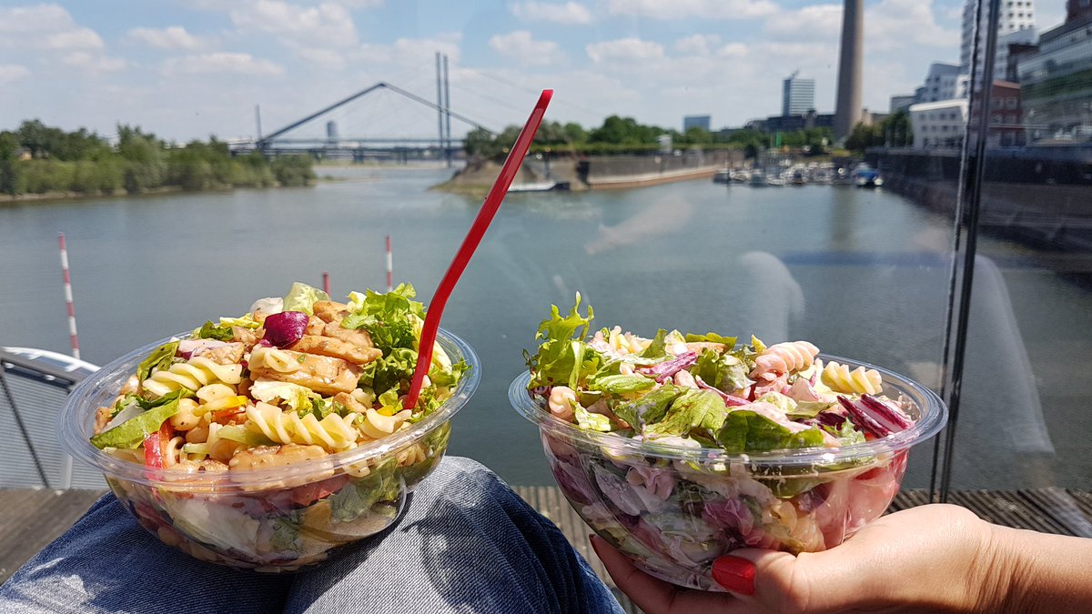 siebeno's tweet photo. #mittag #medienhafen #lunchtime #duesseldorf #summer #perfectlife https://t.co/mw8i4MgZli