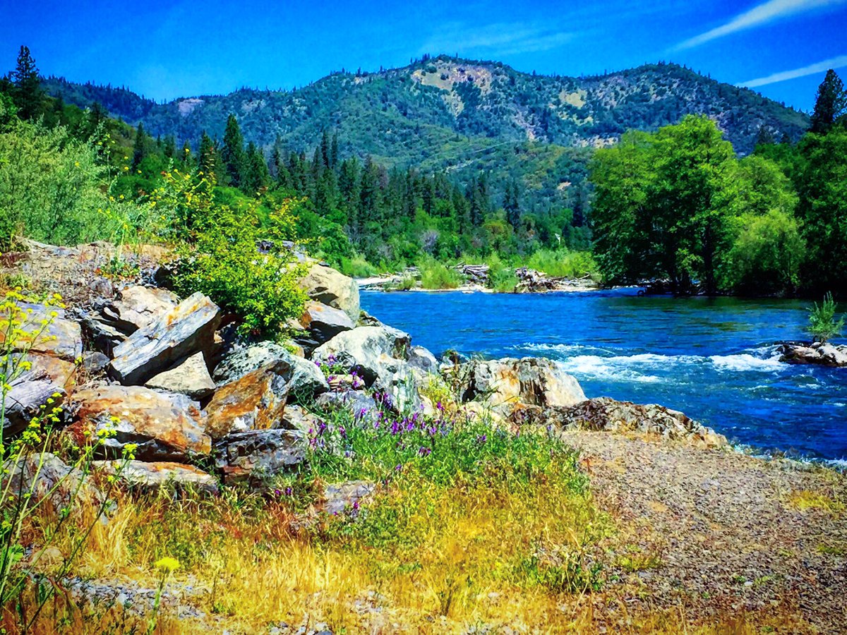 Gold Hill #oregon #tilomikhfalls #hiking #mountains #southernoregon #photography #beautiful #scenic #girlsthathike