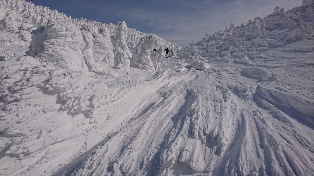Mina 17 2 5 冬の八甲田山 雪山登山 樹氷 絶景 スノーモンスター