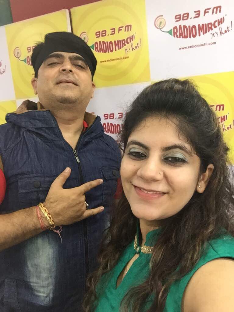 Catch @tarannummallik sing her latest hit "Frankly Tu Sona Nachdi" on #RadioMirchi #Rajkot with #Rj Samir on Tuesday between 5pm to 9pm .
