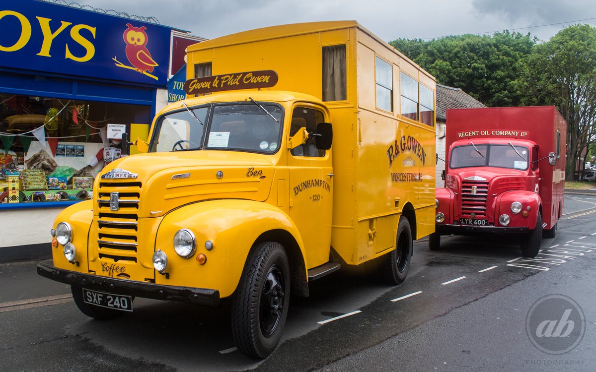 AdamBull2's tweet photo. A 1952 and 1950 Fordson Thames ET6 @WorcMotorFest @WorcesterBID @worcesternews @VisitWorcs https://t.co/WAhYl9jqWX