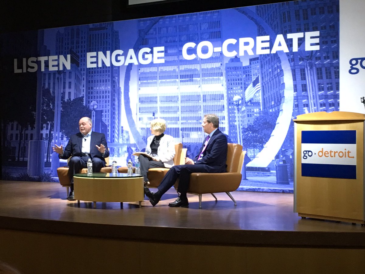 MarkSchirmer1's tweet photo. Autotrader's Michelle Krebs on stage with Chairman Bill Ford and Jim Hackett, who is expected to be named Ford Motor CEO later this morning. https://t.co/Zbq55sMBeD