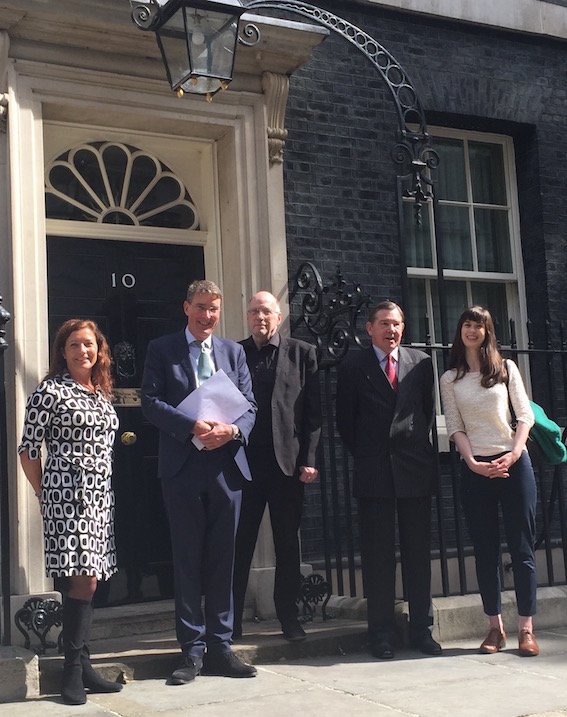 HACAN1's tweet image. Joined fellow flight path campaigners in Downing St today to hand in letter from 40 UK groups calling for a framework to cut aircraft noise