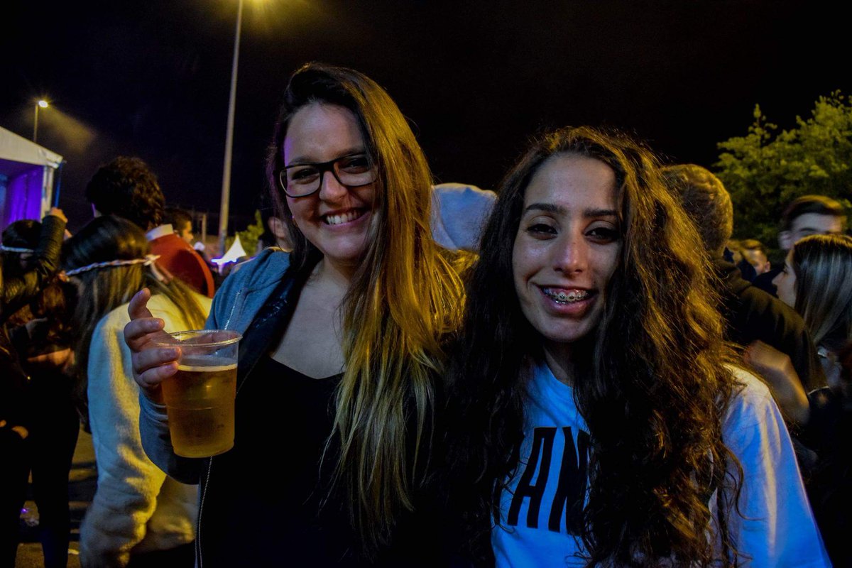 alexafilipam8's tweet photo. devo eu, dizer alguma csa ? π #enterro17 #dillazfuckingmc #podiasncacabarenterro @marianagsoaress https://t.co/NMVt5dZs3d
