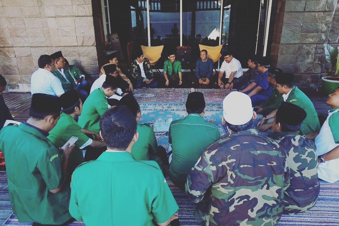 nu_sidoarjo's tweet photo. GP Ansor Sidoarjo bersama ketua PP Gp Ansor Gus Yaqut @Ansor_Satu dan Pak @iskan_dahlan di PP Bumi Sholawat https://t.co/zDC7GT3TDI