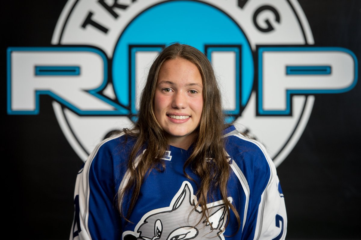 slwmidgetaa17's tweet photo. Happy Belated Birthday to one of the pack. Madison Laberge turned 16 yesterday. Hope you had a great day Maddy!! #driversliscence #watchout https://t.co/oJ2JGlvLKV