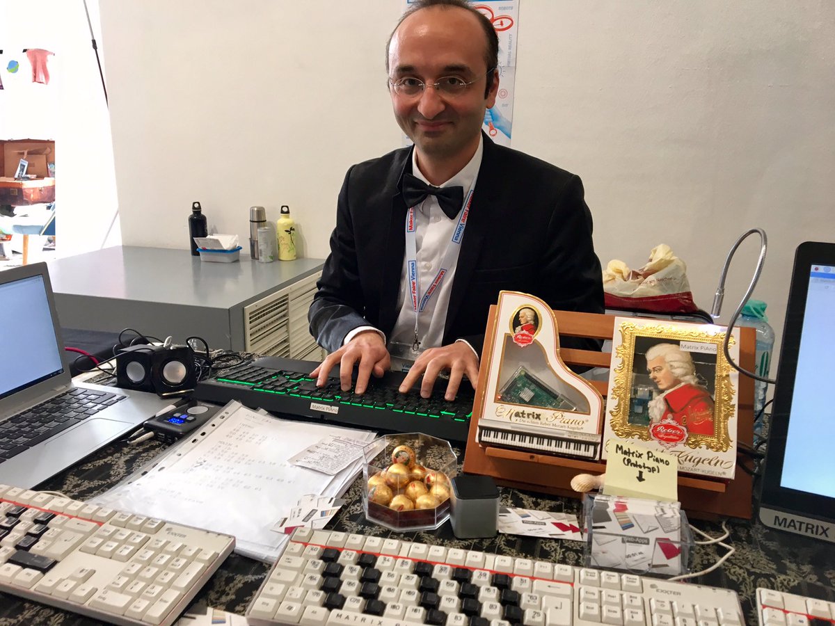 oe1digitalleben's tweet photo. Wir waren auf der Wiener Maker Faire   #MFV17. Was wir dort gesehen haben (ok, nen kleinen Ausschnitt) später hier: https://t.co/6rAisJrirO https://t.co/c7m9XeFBnq