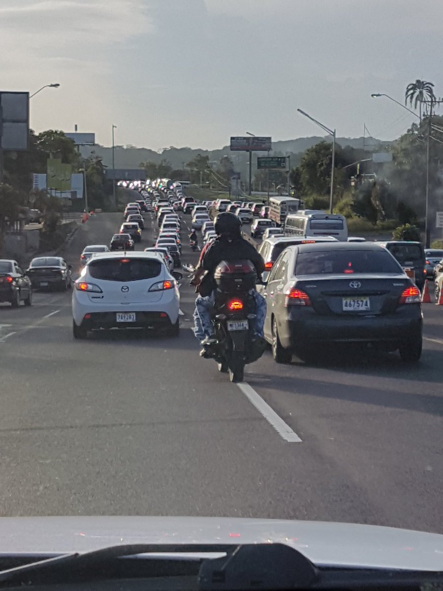 hcjfmc's tweet photo. @TraficoCPanama @tvntrafico @Informapty507 @RTtrafico @TranquePty507
6:47am tráfico a 0km a la altura de Arraijan Cabecera https://t.co/cWBqXodYkV