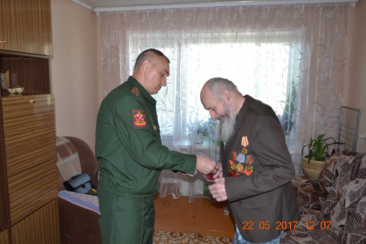 larabuh's tweet photo. Спустя 72 года награда нашла своего героя. Фронтовику Новикову Федору Антоновичу вручена забытая медаль "За победу над Германией 1941-1945" https://t.co/Q1TMmelRLO