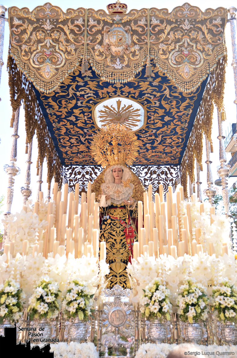 CalleGanivet_'s tweet photo. 5 días para que Granada y sobre todo el Zaidin disfrute de su Reina, 25 años dando Luz a nuestros corazones #SemanaDeLuz @HdadTrabajoyLuz https://t.co/BwNjDS89Hy