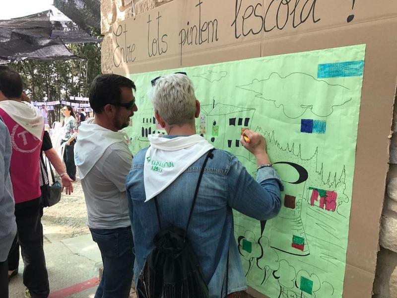 lleidacom's tweet photo. Èxit de la #Saragatada a #Arbeca per recaptar diners per a obres a l'escola #Albirka https://t.co/atkP6NYxKE @ajunt_arbeca https://t.co/ZqyftN0ZBj