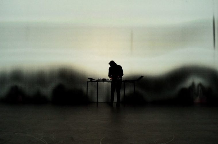 Full Speed on the Wrong Lane c'est 6 Minutes de voyage sous nappes phréatiques à contre-courant <a href="/TextureDroite/">TextureDroite</a> beyeah.net/breves/texture…