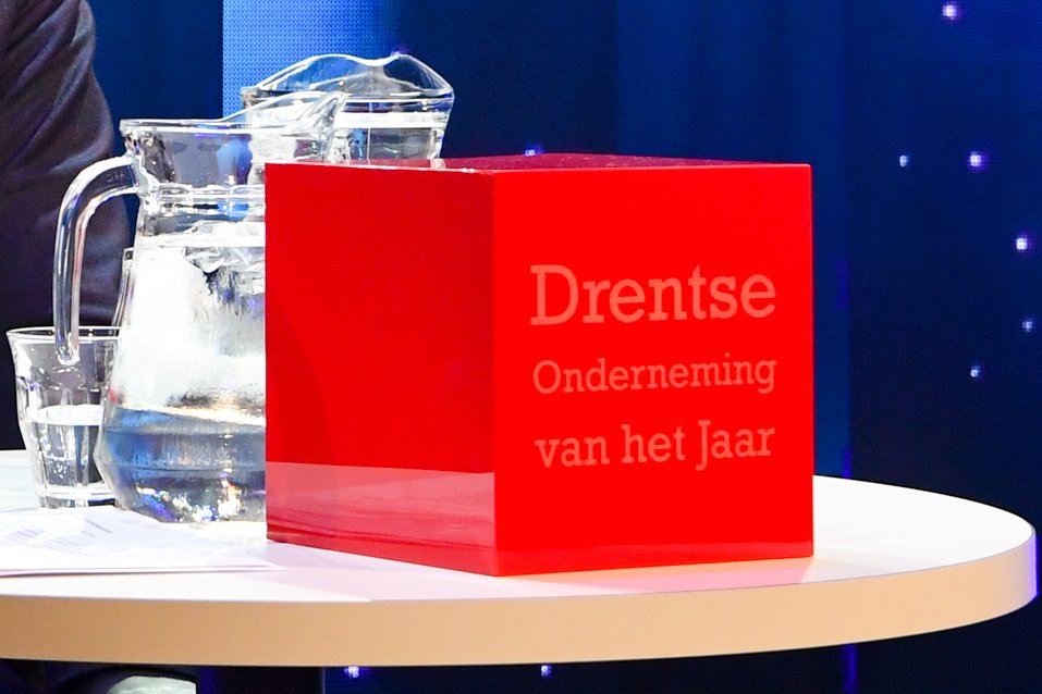 dovhj's tweet photo. Wie komt volgens u in aanmerking voor de titel: Drentse Onderneming van het Jaar 2017? Aanmelden kan nog t/m 2 juni https://t.co/WStLqoyBsB https://t.co/r6lI3NVOpS