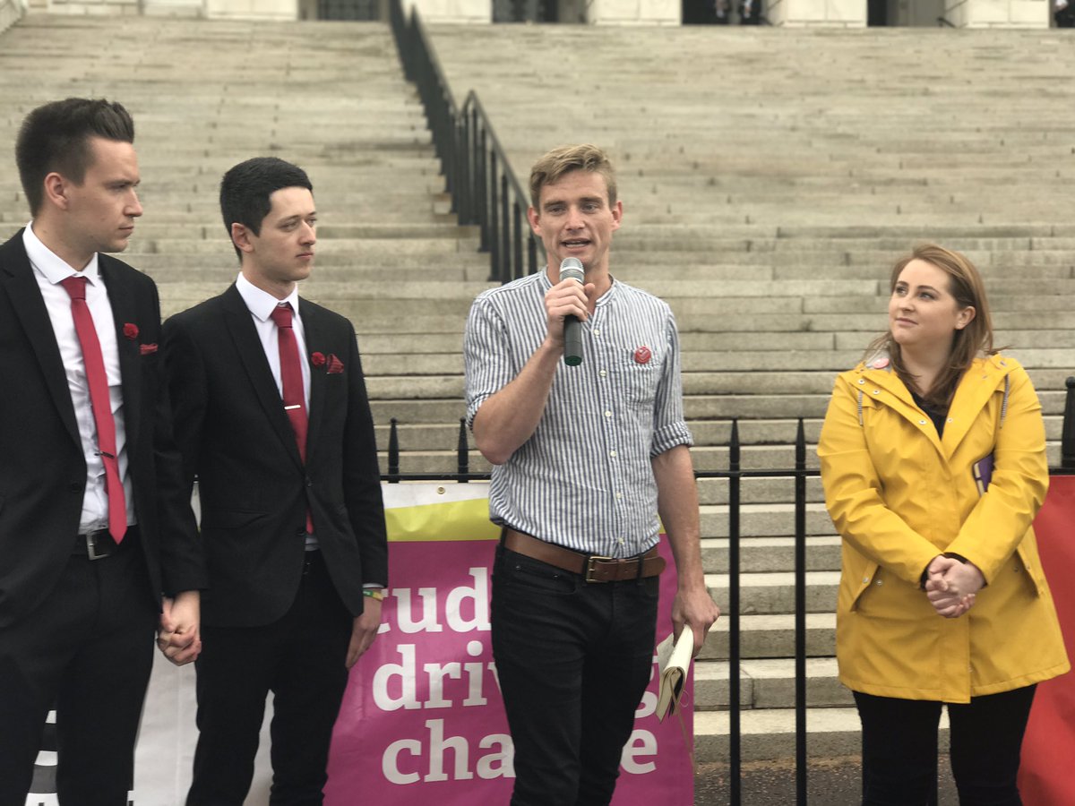 NUS_USI's tweet image. .@Robbiie__ starts a chant 'if you want equal marriage clap your hands'