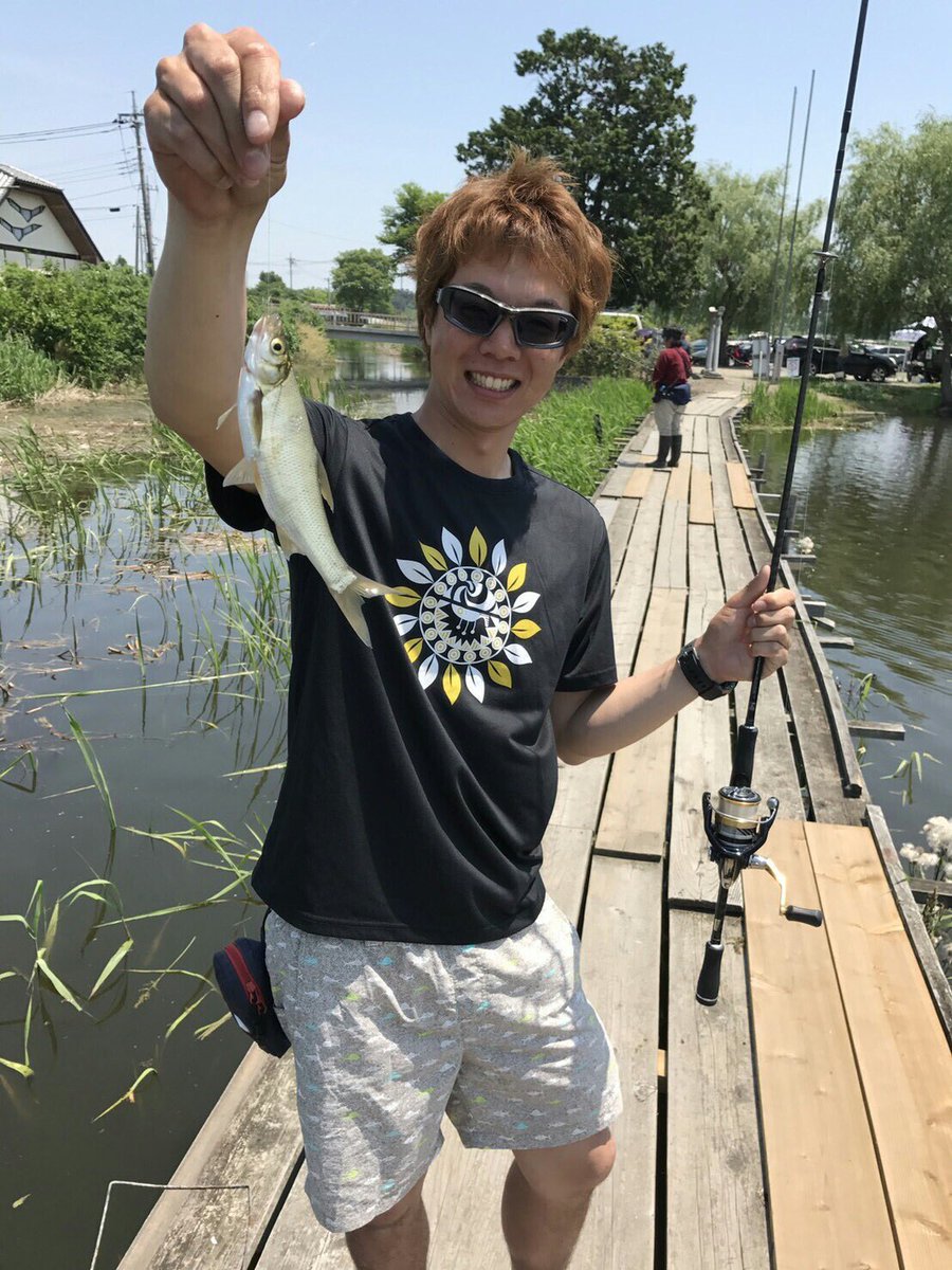 Takumi Ito 伊藤巧 多々良沼で釣った わたかちゃん 遊びに来てくれた少年の竿借りて 釣りましたよ リューギのフォグショット8番にダンゴムシつけて ノーシンカーで フリーフォールよりも シェイクで表層泳がせてからのフォールで食わせるのが効果 Takumi Ito 伊藤巧 多々良沼で釣った わたかちゃん 遊びに来てくれた少年の竿借りて 釣りましたよ リューギのフォグショット8番にダンゴムシつけて ノーシンカーで フリーフォールよりも シェイクで表層泳がせてからのフォールで食わせるのが効果