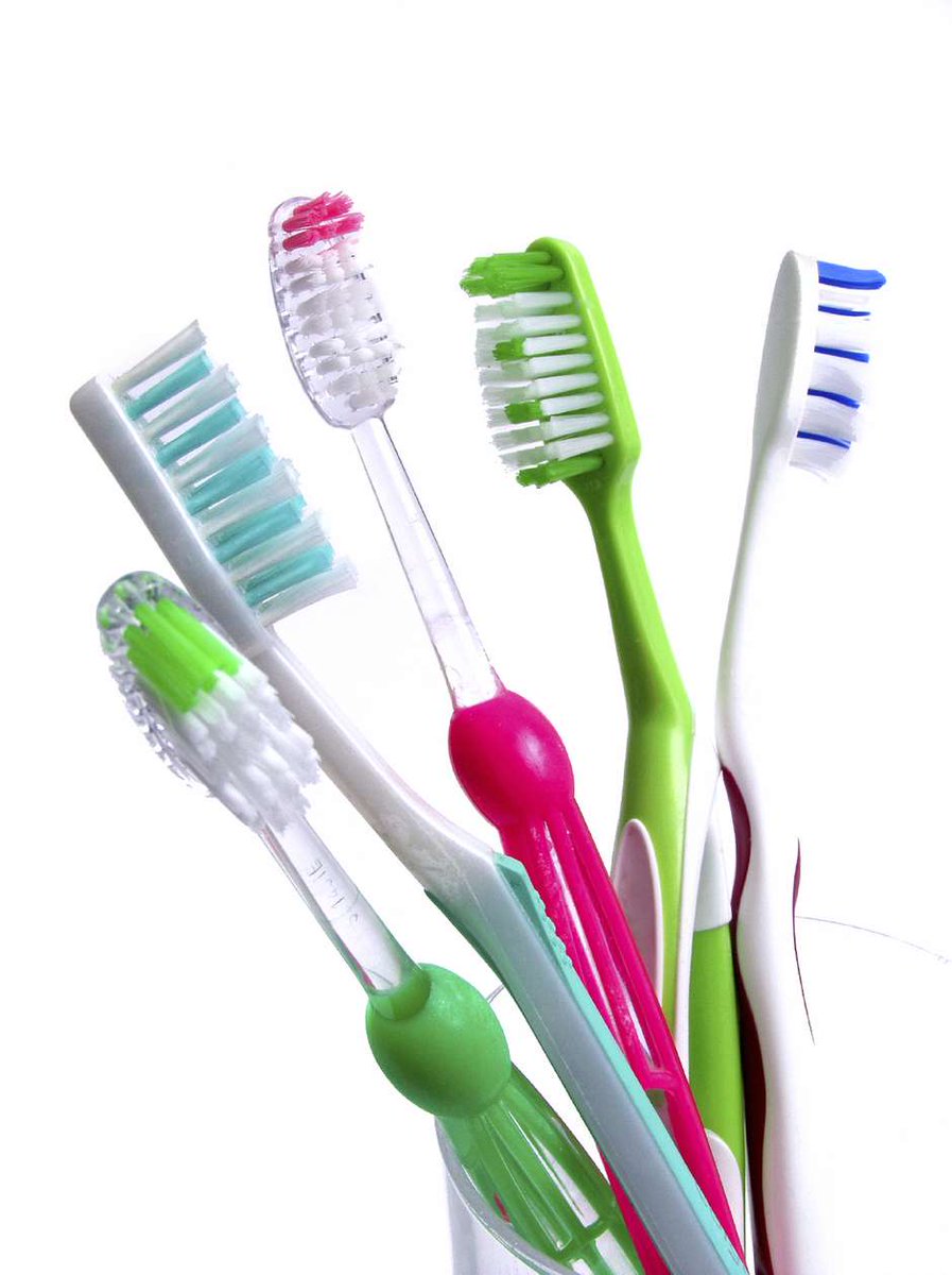 CEIO_Centros's tweet photo. Descubre qué debes tener en cuenta a la hora de adquirir un nuevo cepillo #dental https://t.co/Bovv3B497H https://t.co/OVRN8070se