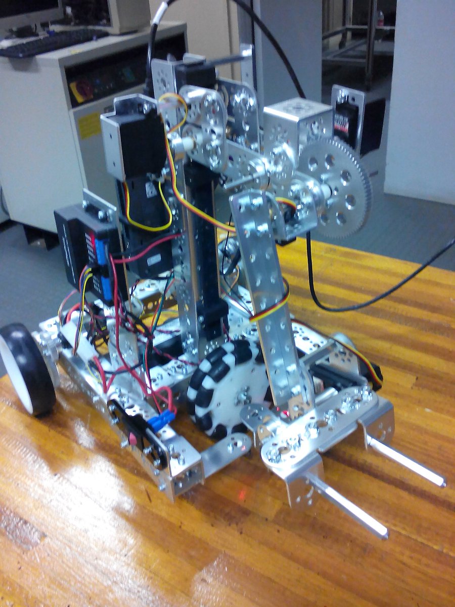 RayNchee's tweet photo. #TETRIXswag @TETRIXbyPitsco @TETRIXrobotics https://t.co/YmGT9QjsTR