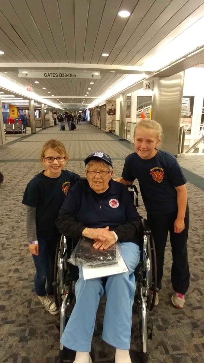 ReeseCohn's tweet photo. Reese (and Charlee) welcomed home, thanked Veterans returning home from Honor Flight. Great meeting these heroes &amp; recognizing their service https://t.co/QhdEk8REU6