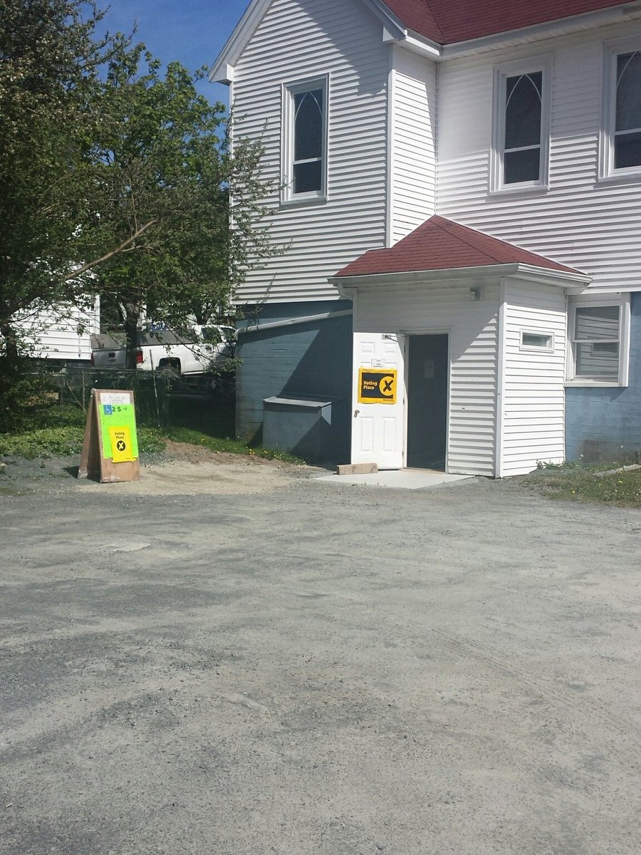 Sylvainhfx's tweet image. Just voted #NSElection2017 #nolineup #dartmouth