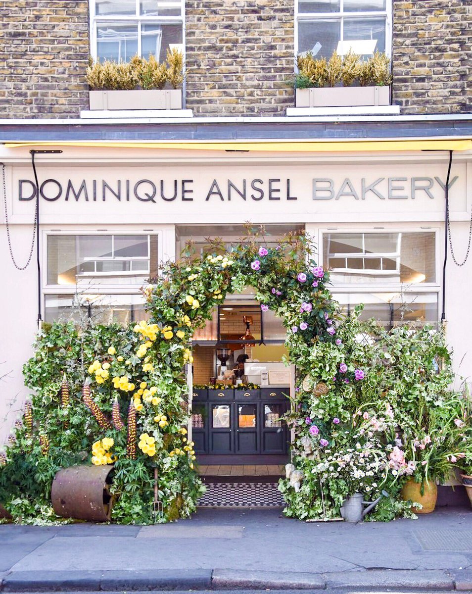 Be sure to enjoy #BelgraviaInBloom this week! 🌸💐💕