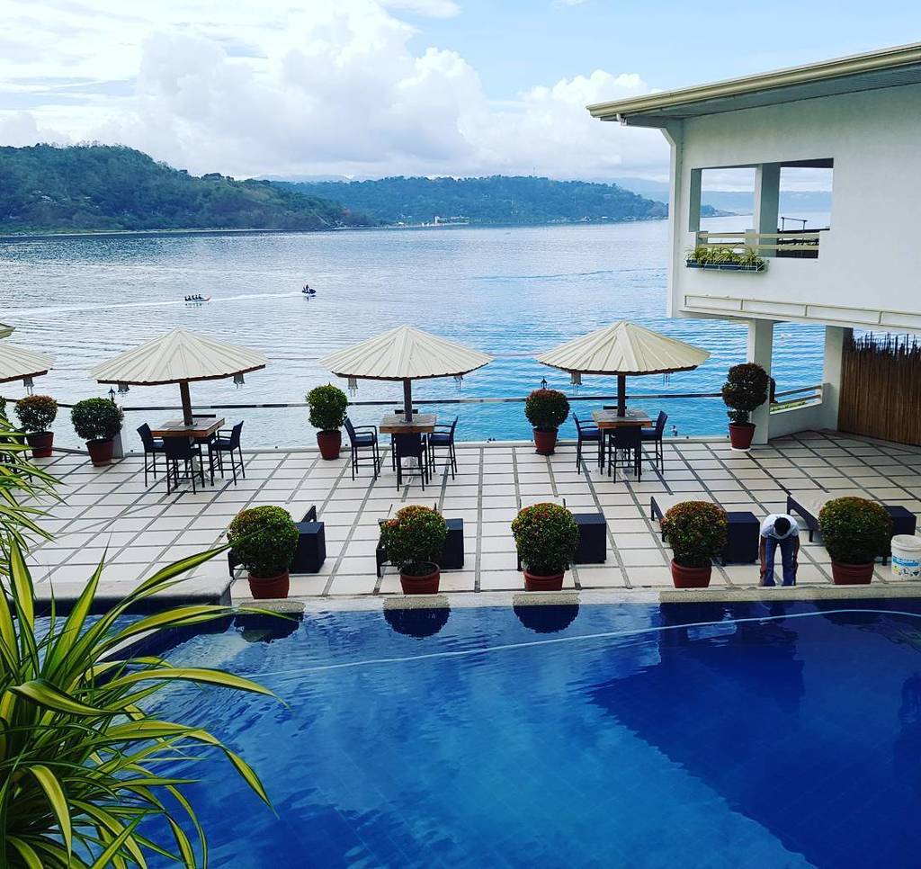 Weekend trip to Subic, nice hotel on a nice bay but unfortunately near an industrial shipping route #philippines #… ift.tt/2q2FGE1