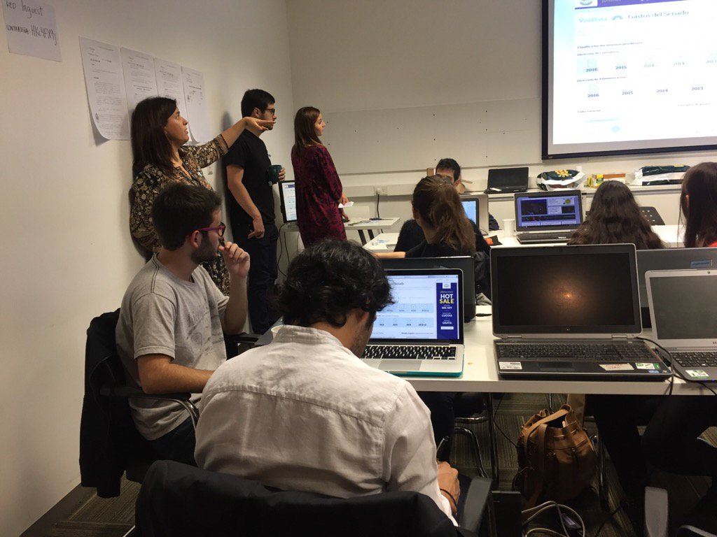 LauraGarciaLuna's tweet photo. Arranca la experiencia #vozdata sobre #gastosdelsenado en @LNdata @Usal_FCECS https://t.co/oAp2KpUv6j