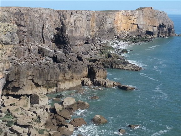 OverhangLtd's tweet photo. Fancy spending the weekend #climbing in #pembrokeshire? https://t.co/odrtRp3sUf https://t.co/CIWSubxg4n