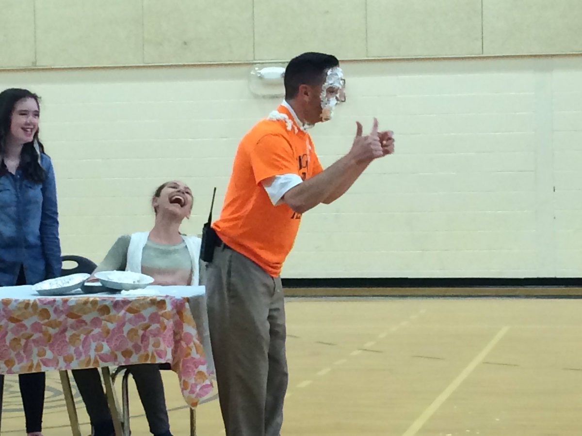 AngelaAverySC's tweet photo. @BMS_Principal https://t.co/8gLnpsUui6