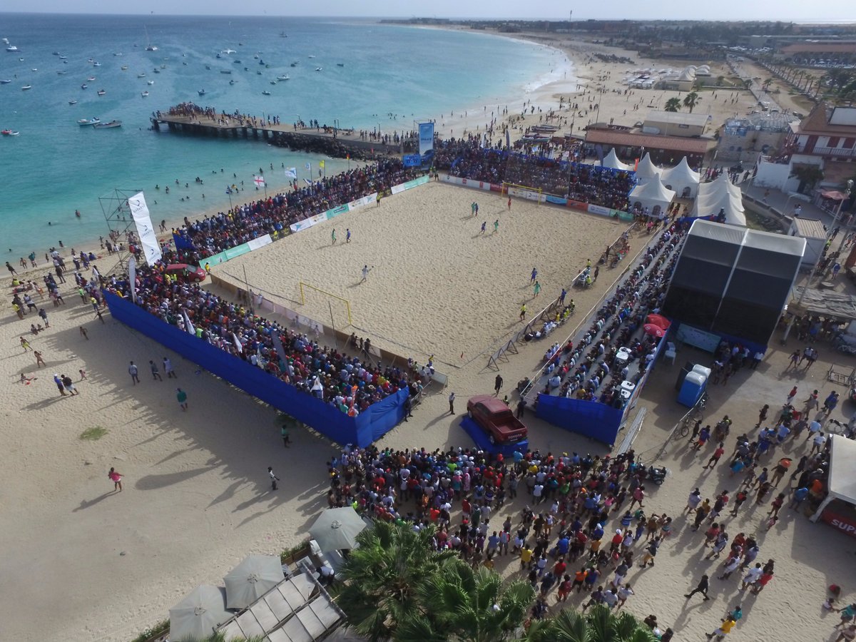 BeachSoccer_WW's tweet image. Muito obrigado, Cape Verde 🇨🇻 👏

Thank you for being incredible #SalBeachSoccer Cup 2017 hosts! 🏖️⚽️