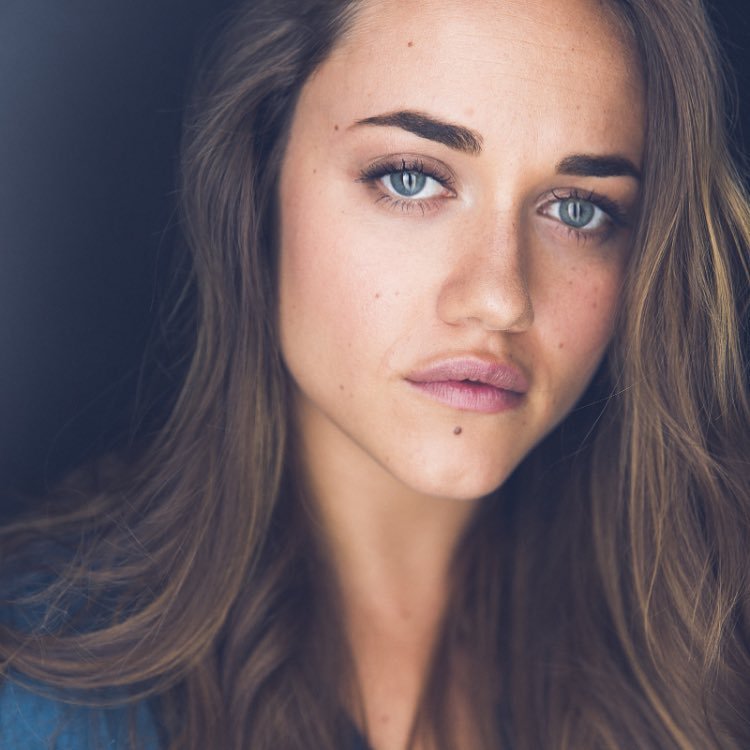 WatchRoomMovie's tweet photo. Alice Kremelberg (@AliceKremelberg) is CHLOE!
So excited she's on the team! You may have seen her in @MichaelJFoxShow, and ABC's Doomsday! https://t.co/tSx13kX8Uy