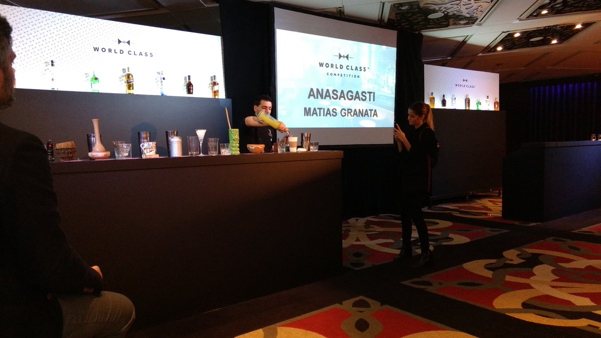 Arranca Matías Granata de <a href="/Anasagasti_BA/">Anasagasti BA</a>. Cada bartender debe preparar 4 clásicos, 4 reversiones y pueden sumar 4 comodines. #WorldClassArg