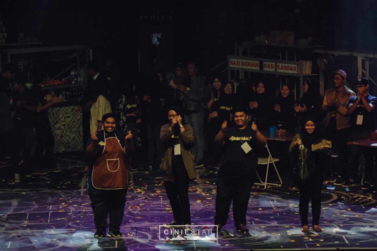 janeelehaaaa's tweet photo. Peluang yang tak pernah lupa : TEATER MAMAK THE MUSICAL #takmoveon #apamau https://t.co/ryK4xGB4C4