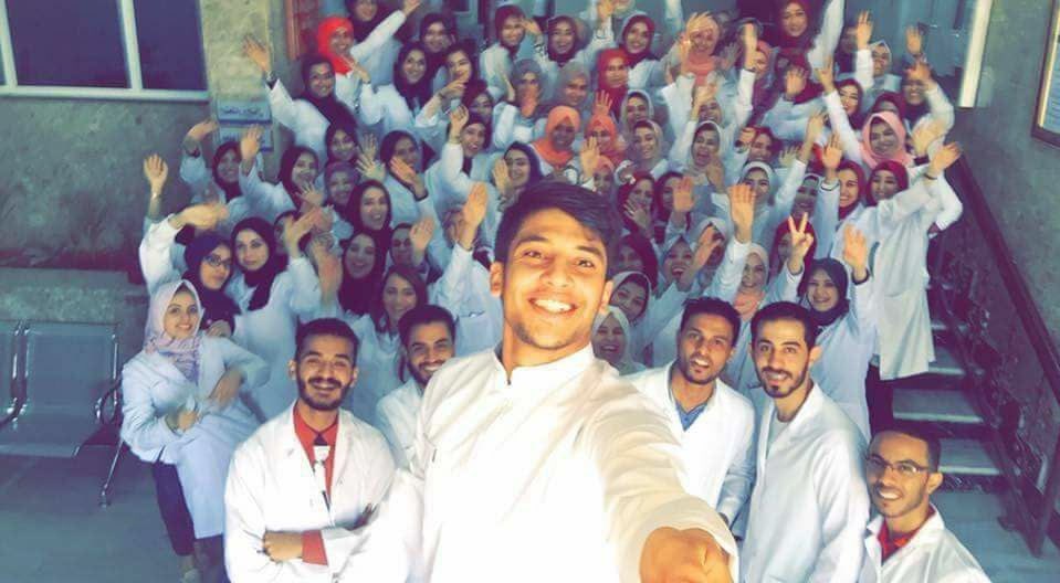 BenghaziBright's tweet photo. Our new dentists | Class 38 | #Benghazi #LIBYA 💗
Congratulations, guys! 🌸

Who are the photographers ?! 😬

-RANA✨ https://t.co/pHydCYcPBA