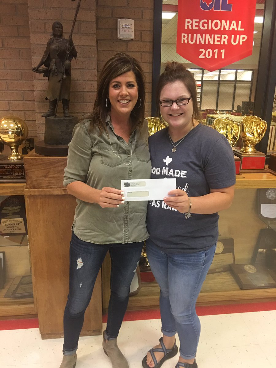 Mylah M. receives 2017 Best Tree Service scholarship. Congratulations!